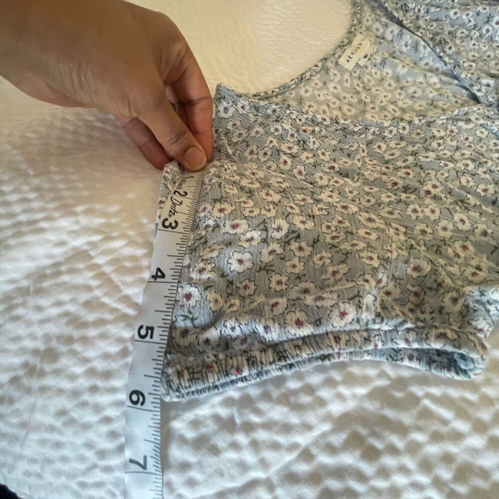 Aeropostale Blue Floral 100% Rayon Crop Top Size S Smocked Waist Tie Front - Picture 8 of 8